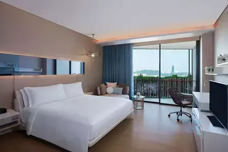 Phuket Pattaya Tour Package: Pattaya Hotel InfoHiton Pattaya