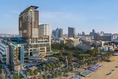 Pattaya Hotel Information: Bangkok Pattaya Tour PackageHilton Pattaya