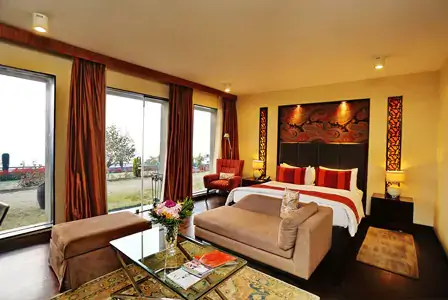 Kashmir Tour Package: Room Type 2Vivanta Dal View Guest Room