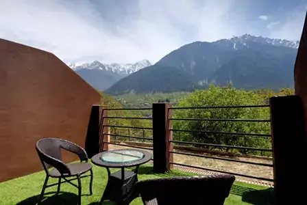 Kashmir Tour Package: Room Type 3Chinar Resorts spa Non-smoking room