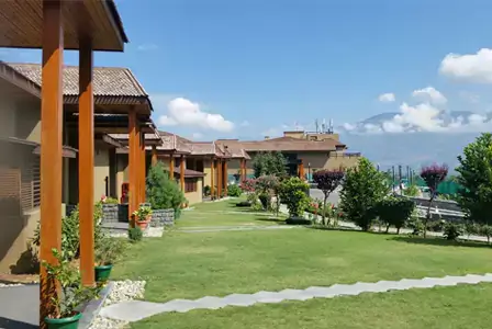 HOTEL INFO :Vivanta By Taj Dal View