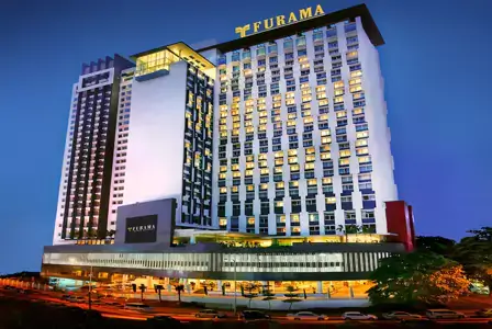 Singapore Cruise Package: Kuala Lumpur Hotel InfoFurama Bukit Bintang