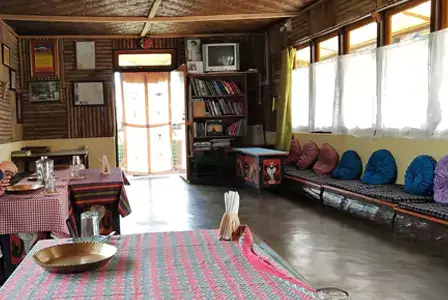 Kaluk Hotels InfoGurung Home Room