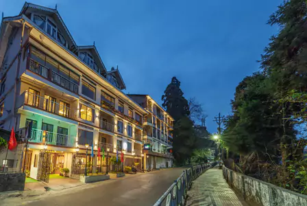 Hotel Category: Darjeeling Tour PackageAlaya Heratige Resort