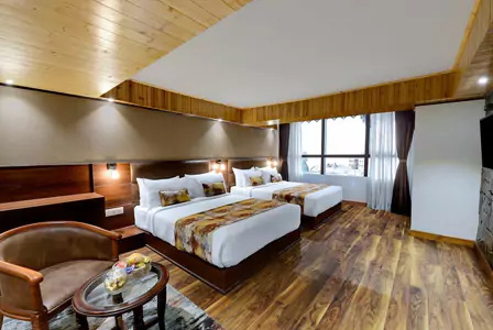 Gangtok, Sikkim, Darjeeling Tour Package: Hotel Information DarjeelingYashshree Mall Road