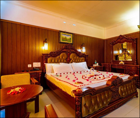 Hotel info : MunnarMist Inn  Interior