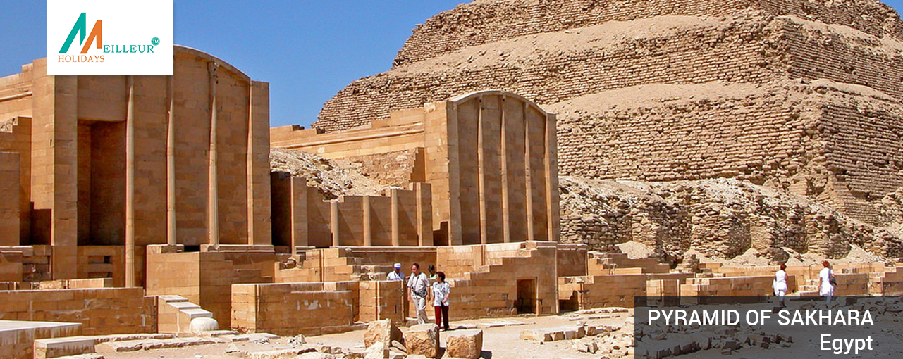 03_Pyramid-of-Sakhara_the-cheops-of-pyramid_Egypt-Tour