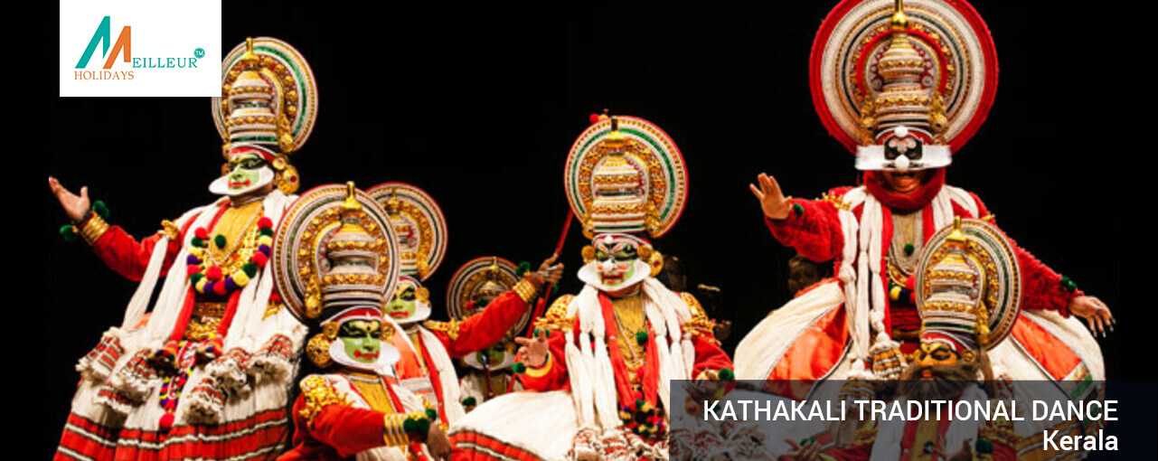 02_kathakali-traditional-dance_Kerala-Tour-Packages-7N--8D